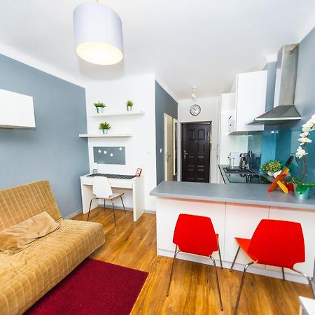 Cozy Studio Next To The Metro And City Center Varsovie Extérieur photo