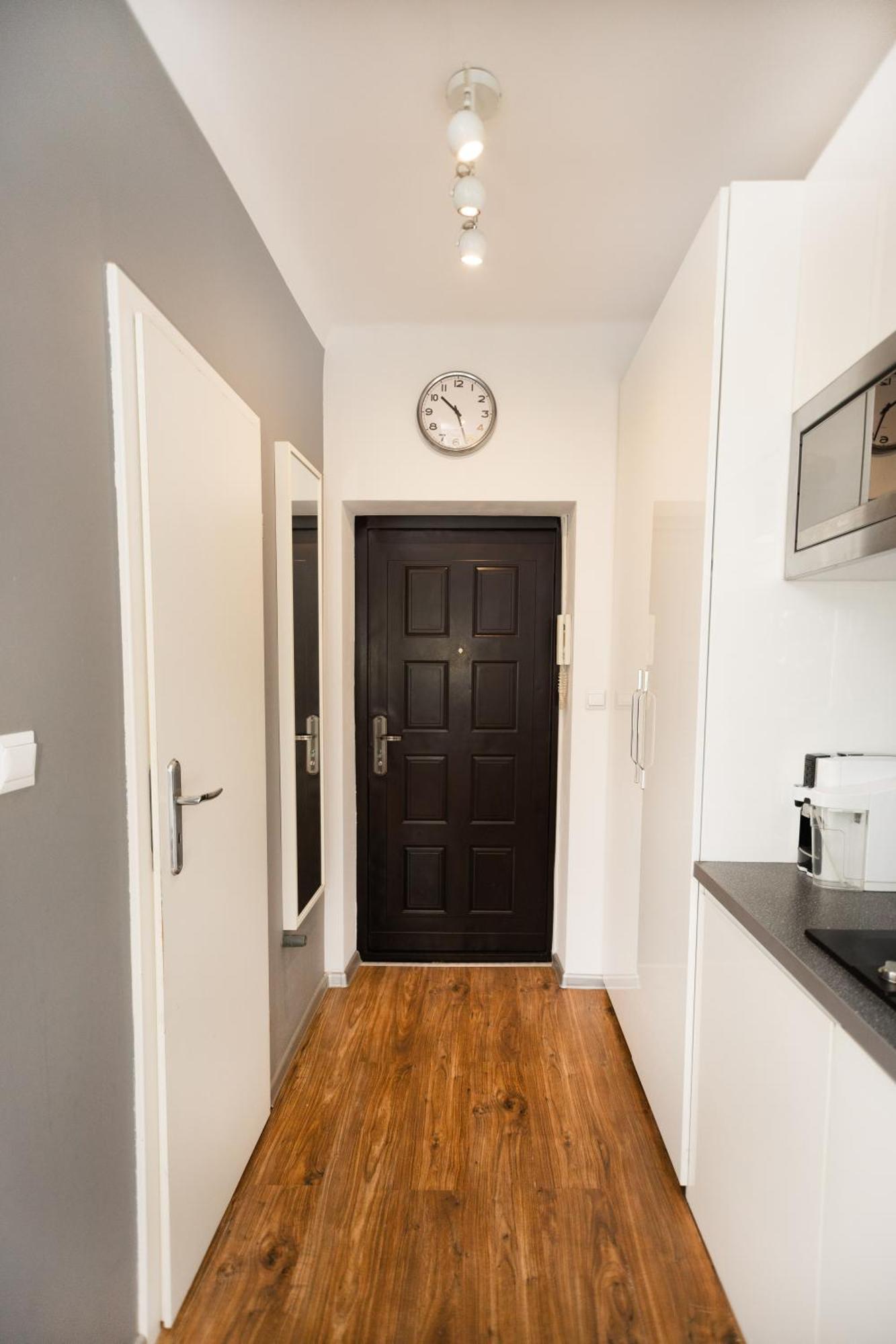 Cozy Studio Next To The Metro And City Center Varsovie Extérieur photo
